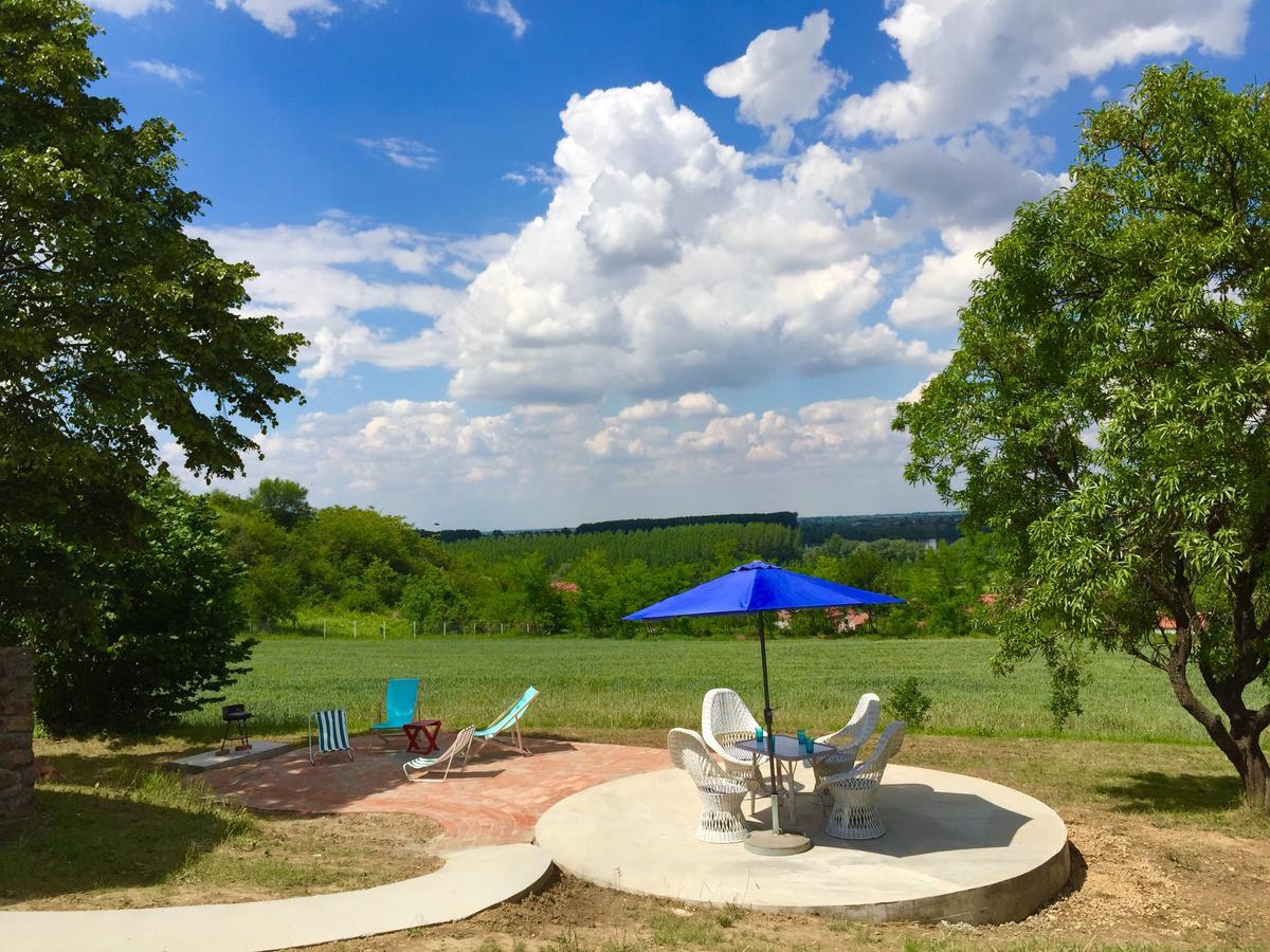 Honey Hill Apartment Fruska Gora Cerevic Esterno foto